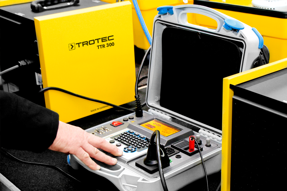 Nossos técnicos verificam a funcionalidade de cada um dos aparelhos da série TTR, antes de serem enviados ao armazém, a uma de nossas filiais ou aos clientes.